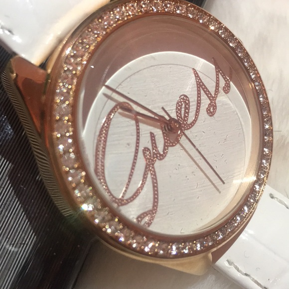 ‼️GUESS ® White faux leather watch‼️ main image 5